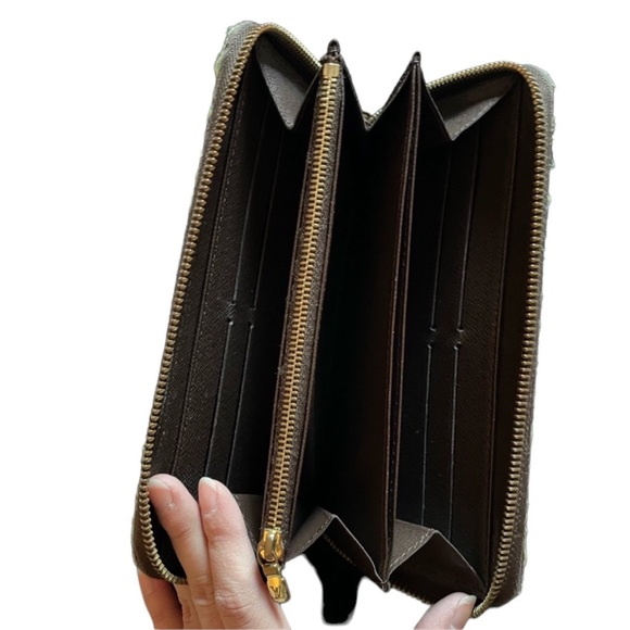 Authentic Louis Vuitton Brown Monogram Mini Lin Zippy Wallet - Picture 8 of 16